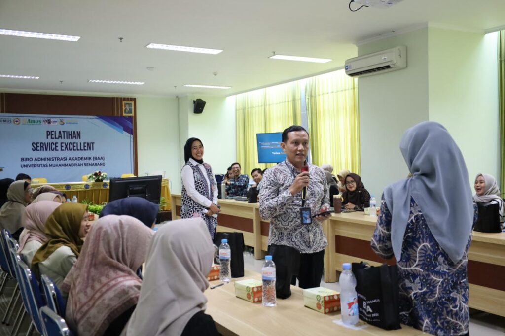 UNIMUS Conducts SIAMUS Refresher and Service Excellence Training for Academic Staff